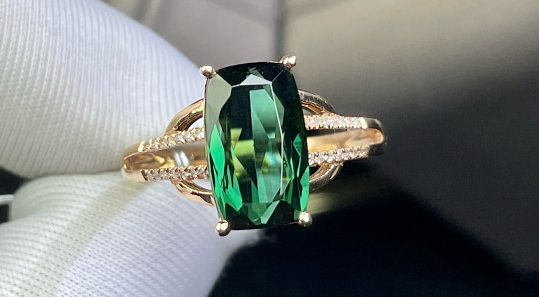 14k Gold 3.86 Ct Natural Tourmaline & Diamond Ring: Ref:231172384 // gold content:14k gold // ring size:7. 25us // // main gemstone:tourmaline // shape:cushion // carat weight:3. 86ct // color:green // treatment:natural // // adjacent gemstone 2 :