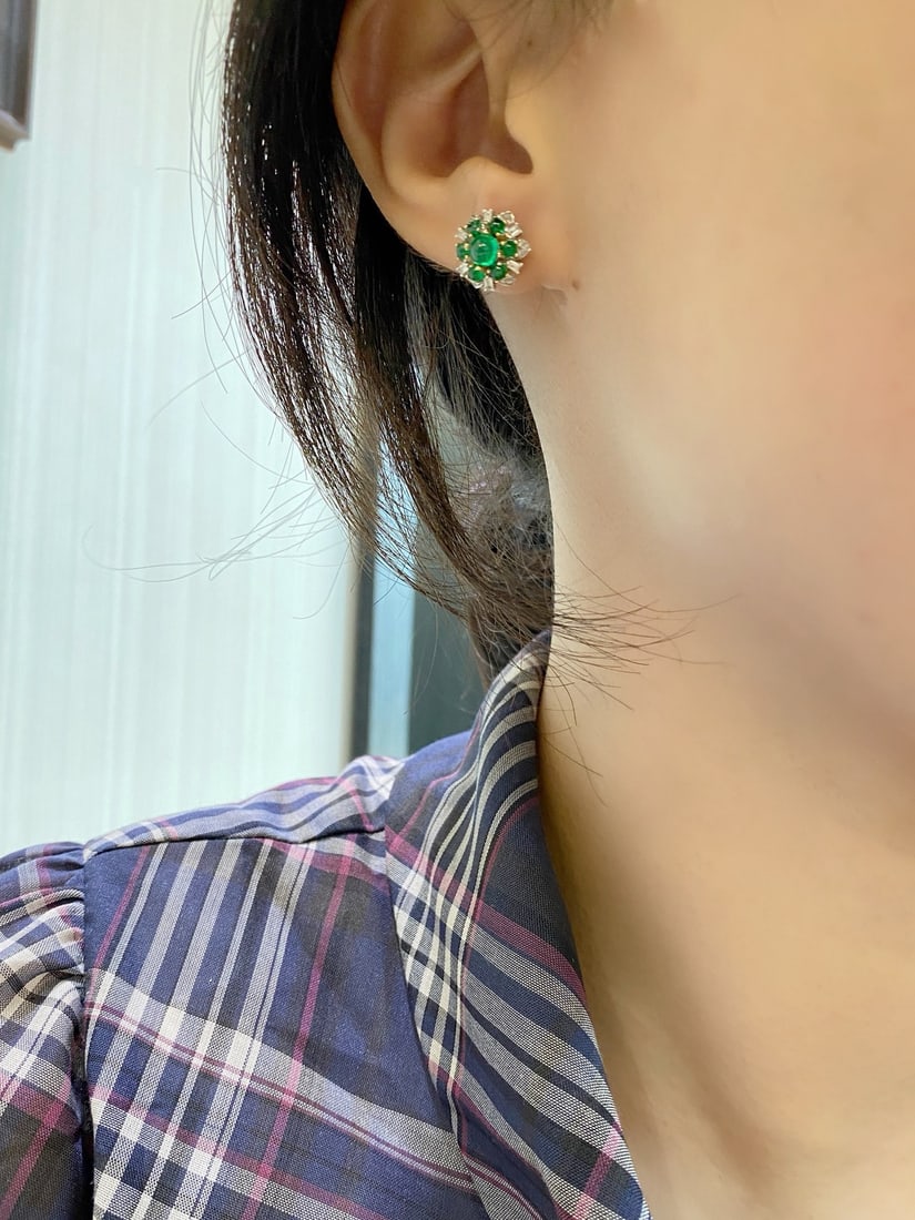 14k Gold 1.63 Ctw Vivid Green Natural Emerald & Diamond Earrings - 3