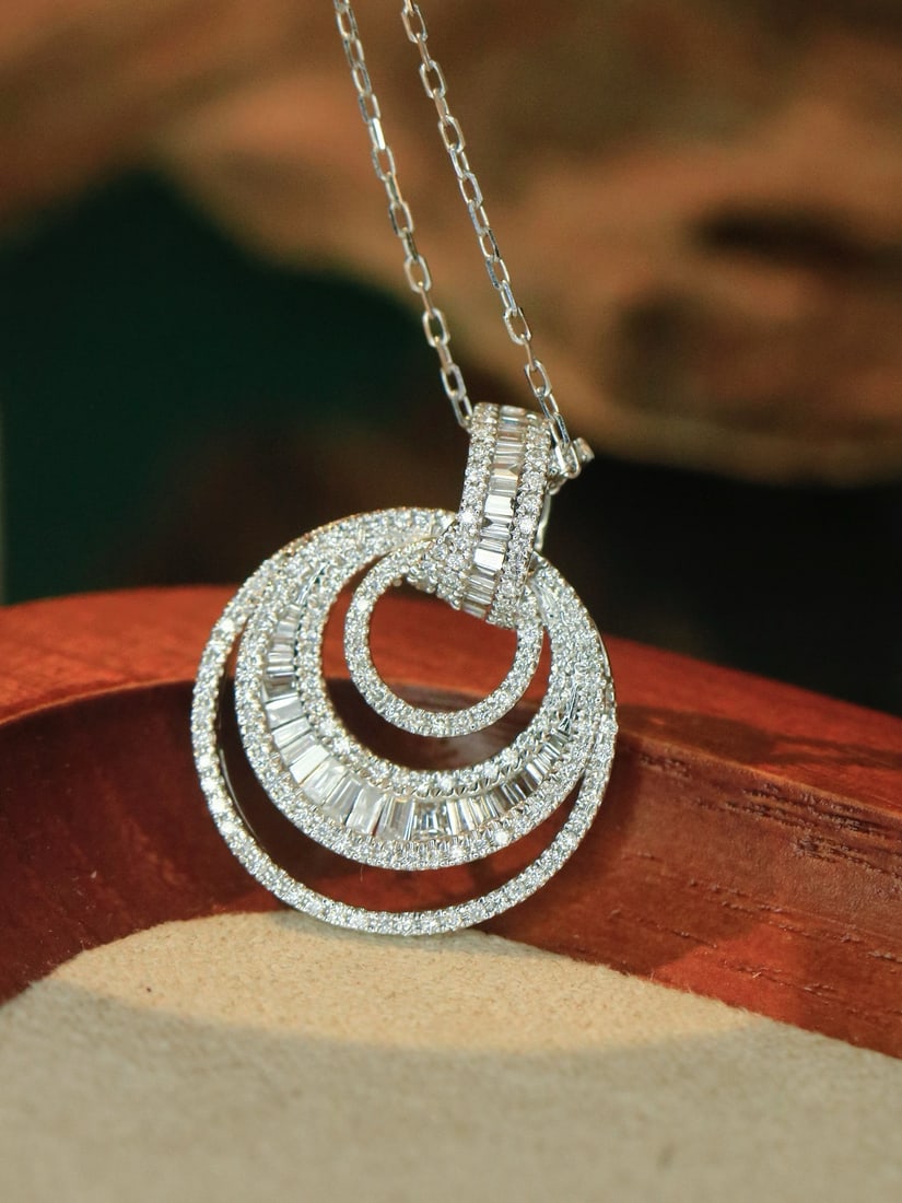 14k Gold 0.5 Ct Natural H Diamond Necklace: Ref:231172390 // gold content:14k gold // main gemstone:diamond // shape:multiple // carat weight:0. 5ct // clarity grade:vs-si // color:h // treatment:natural // High Estimate: 5000 Condition: New
