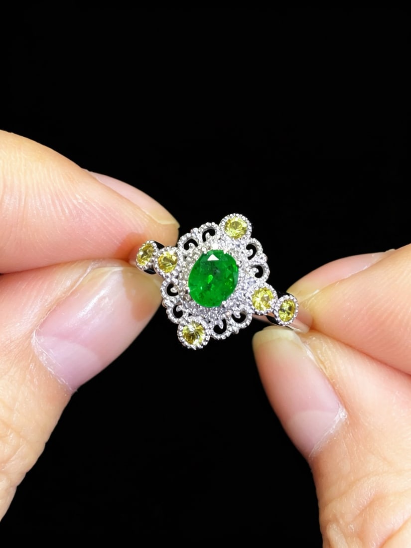 14k Gold 0.53 Ctw Vivid Green Natural Emerald & Diamond Ring - 3