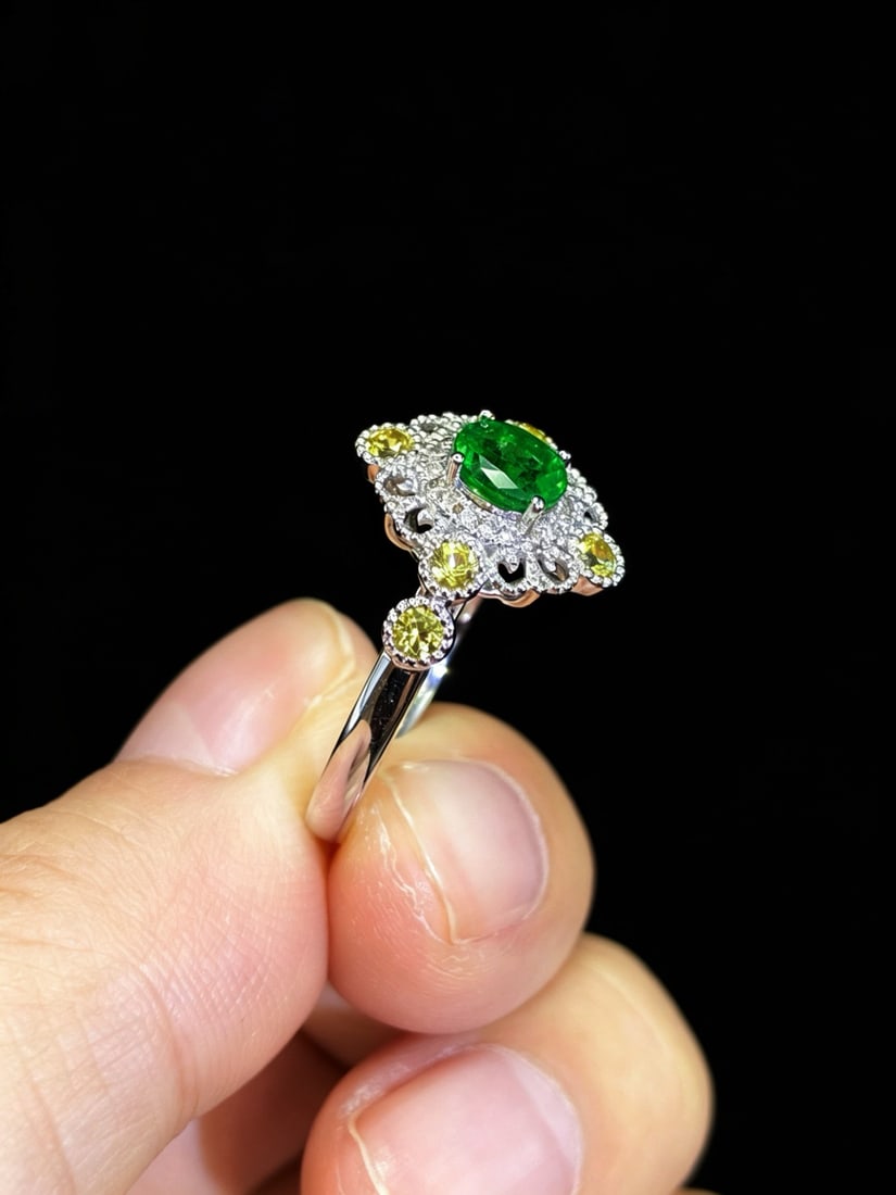 14k Gold 0.53 Ctw Vivid Green Natural Emerald & Diamond Ring - 4