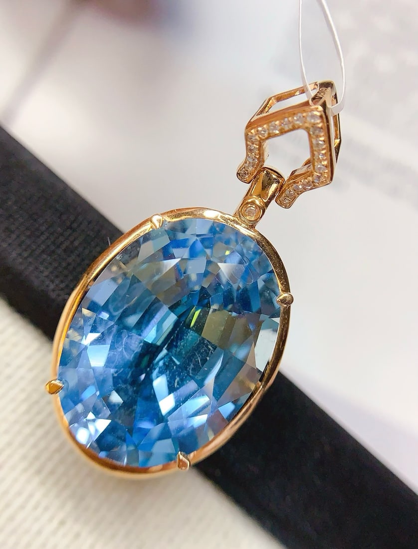 14k Gold 19.15 Ct Natural Topaz & Diamond Pendant( Without Chain ) - 4