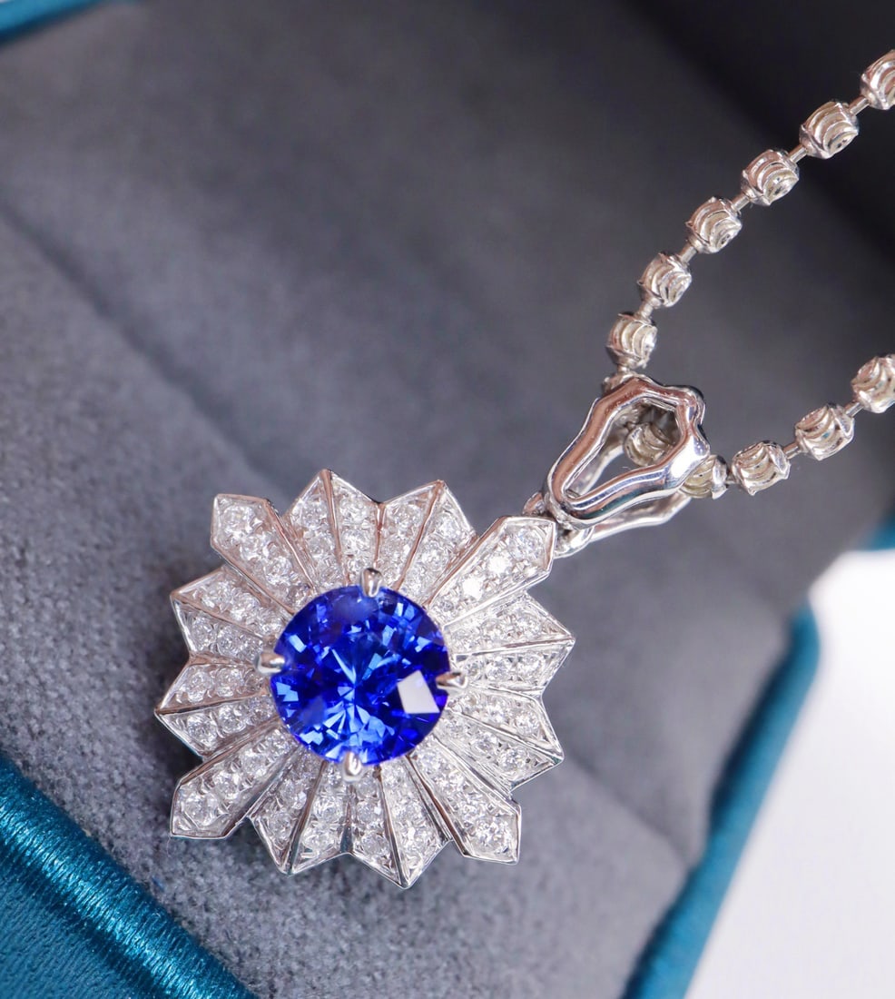 14k Gold 1.34 Ctw Natural Sapphire & Diamond Pendant( Without Chain ): Ref:231172403 // gold content:14k gold // main gemstone:sapphire // shape:round // carat weight:1. 07ct // color:blue // treatment:natural // cut grade:g // // adjacent gemstone 2 : diamond //