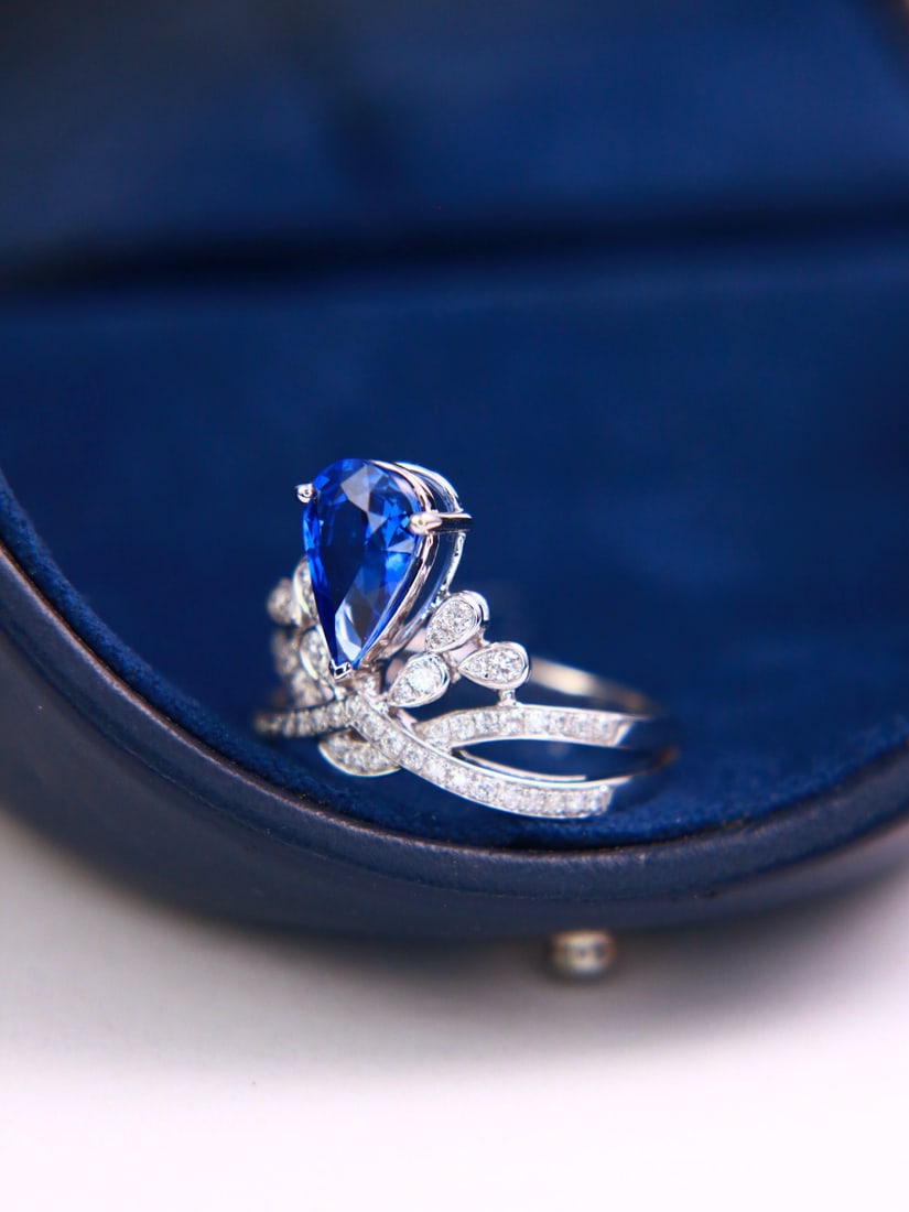 14k Gold 2.00 Ctw Natural Sapphire & Diamond Ring - 2