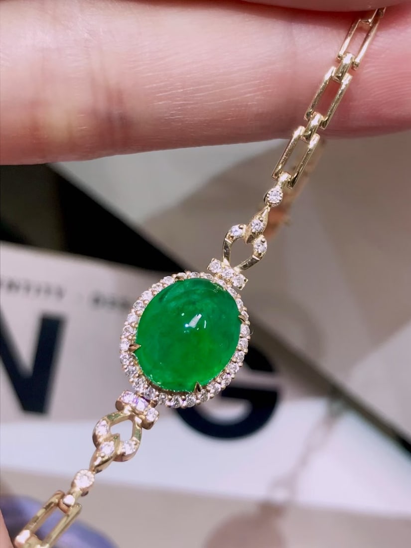 14k Gold 3.6 Ct Natural Emerald & Diamond Bracelet: Ref:231172413 // gold content:14k gold // main gemstone:emerald // shape:oval // carat weight:3. 6ct // color:green // treatment:natural // // adjacent gemstone 2 : diamond // number of stones:42 //