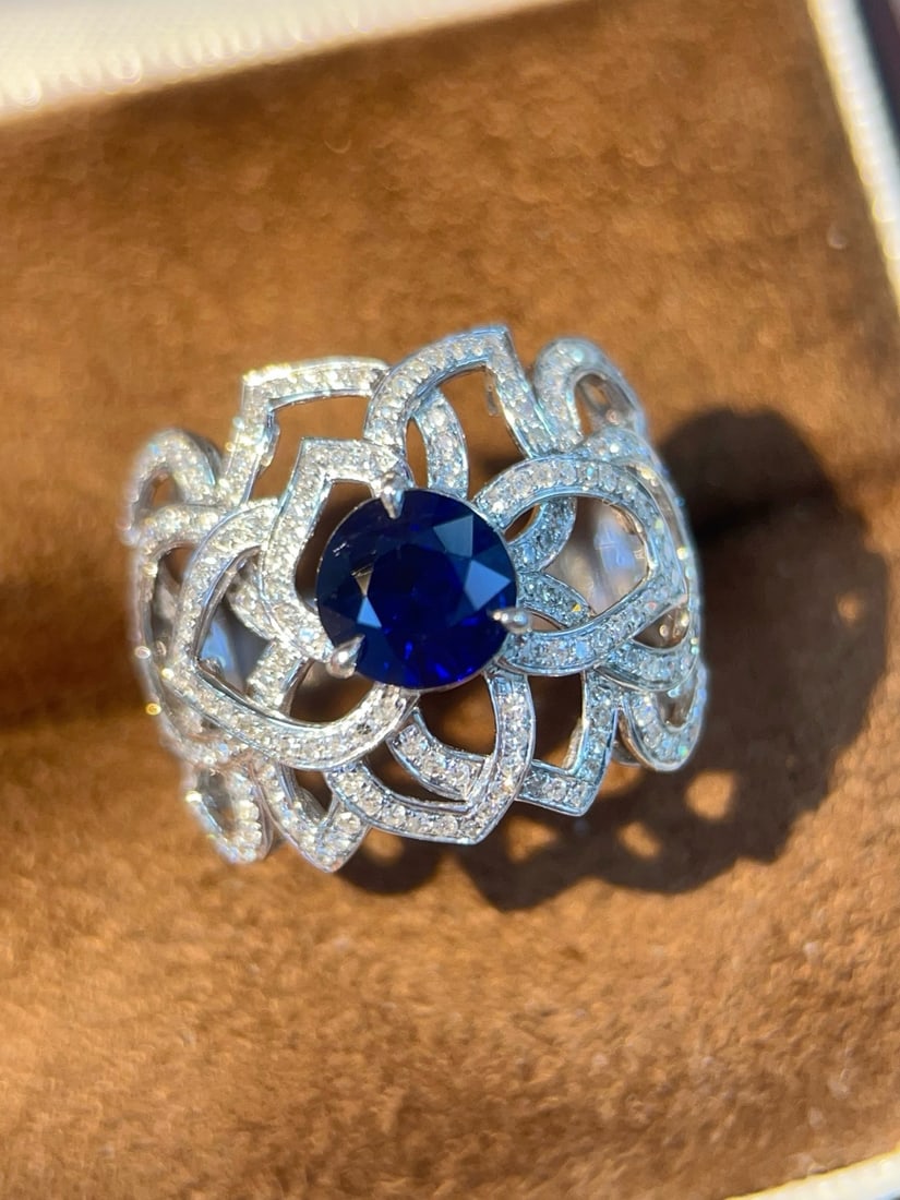 14k Gold 1.88 Ctw Natural Sapphire & Diamond Ring: Ref:231172414 // gold content:14k gold // ring size:7. 25us // // main gemstone:sapphire // shape:round // carat weight:1. 45ct // color:blue // treatment:natural // cut grade:g // // adjacent gemston