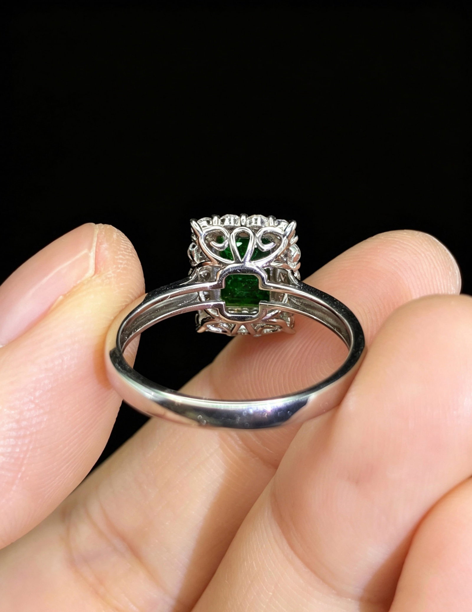 14k Gold 1.76 Ctw Vivid Green Natural Emerald & Diamond Ring - 5