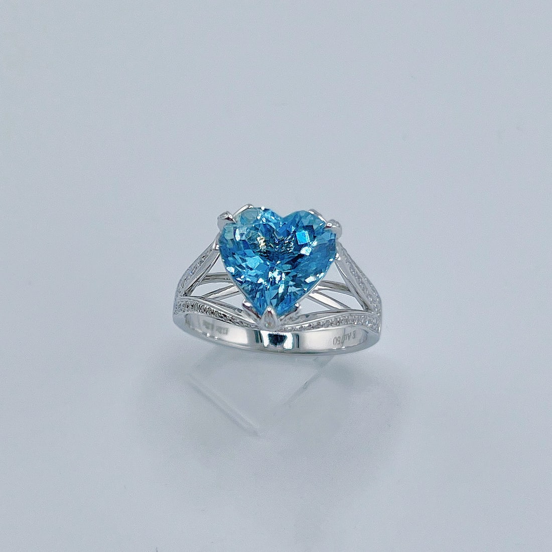 14k Gold 3.64 Ctw Natural Aquamarine & Diamond Ring: Ref:231172431 // gold content:14k gold // ring size:7. 25us // // main gemstone:aquamarine // shape:heart // carat weight:3. 32ct // color:santa maria color // treatment:natural // // adjacent