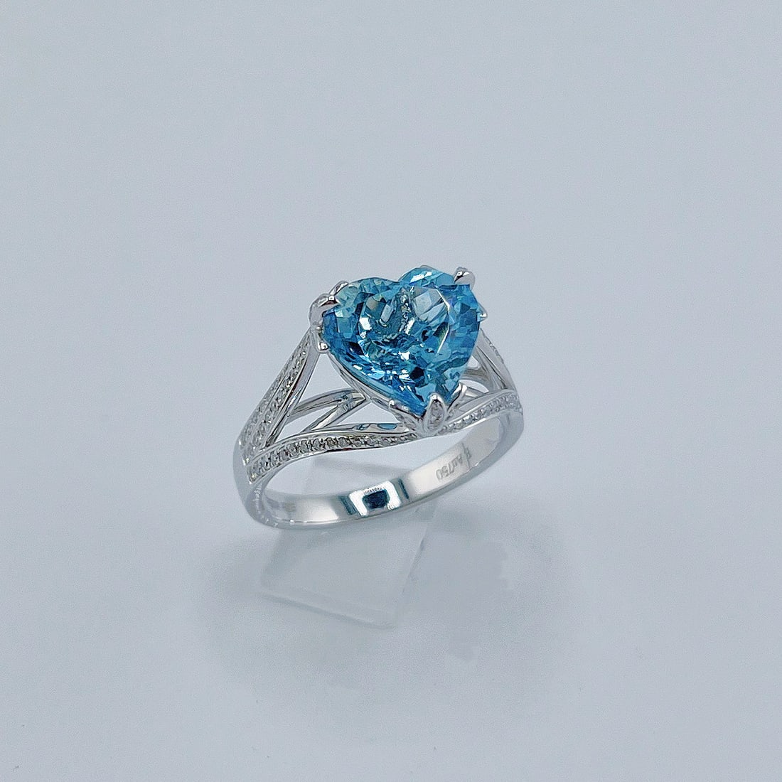 14k Gold 3.64 Ctw Natural Aquamarine & Diamond Ring - 4
