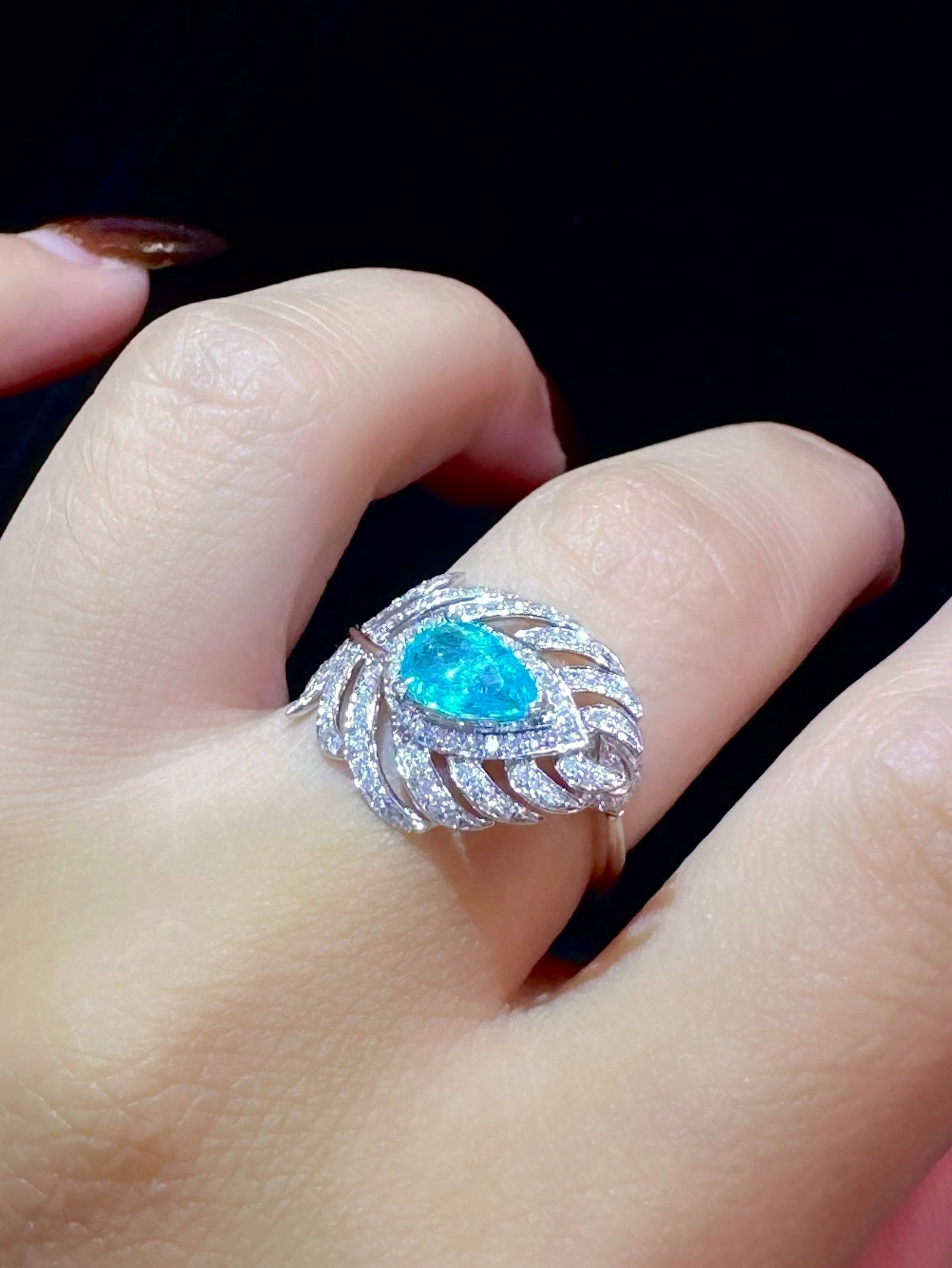 14k Gold 1.35 Ctw Natural Paraiba Tourmaline & Diamond Ring - 4