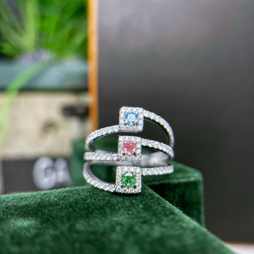 14k Gold 0.97 Ctw Natural Color Diamond & Diamond Ring: Ref:231172440 // gold content:14k gold // ring size:7. 25us // // main gemstone:color diamond // shape:cushion // carat weight:0. 30ct // color:color // treatment:natural // // adjacent gemstone 2 :