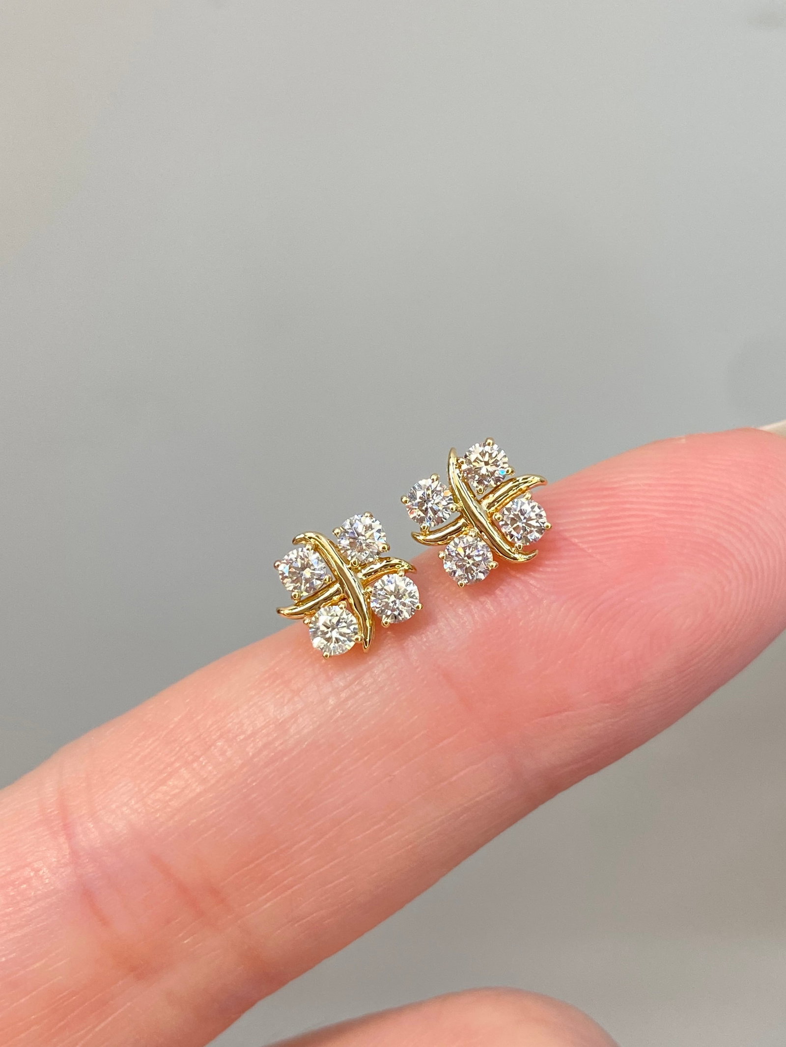 14k Gold 0.6 Ct Natural H Diamond Earrings - 4
