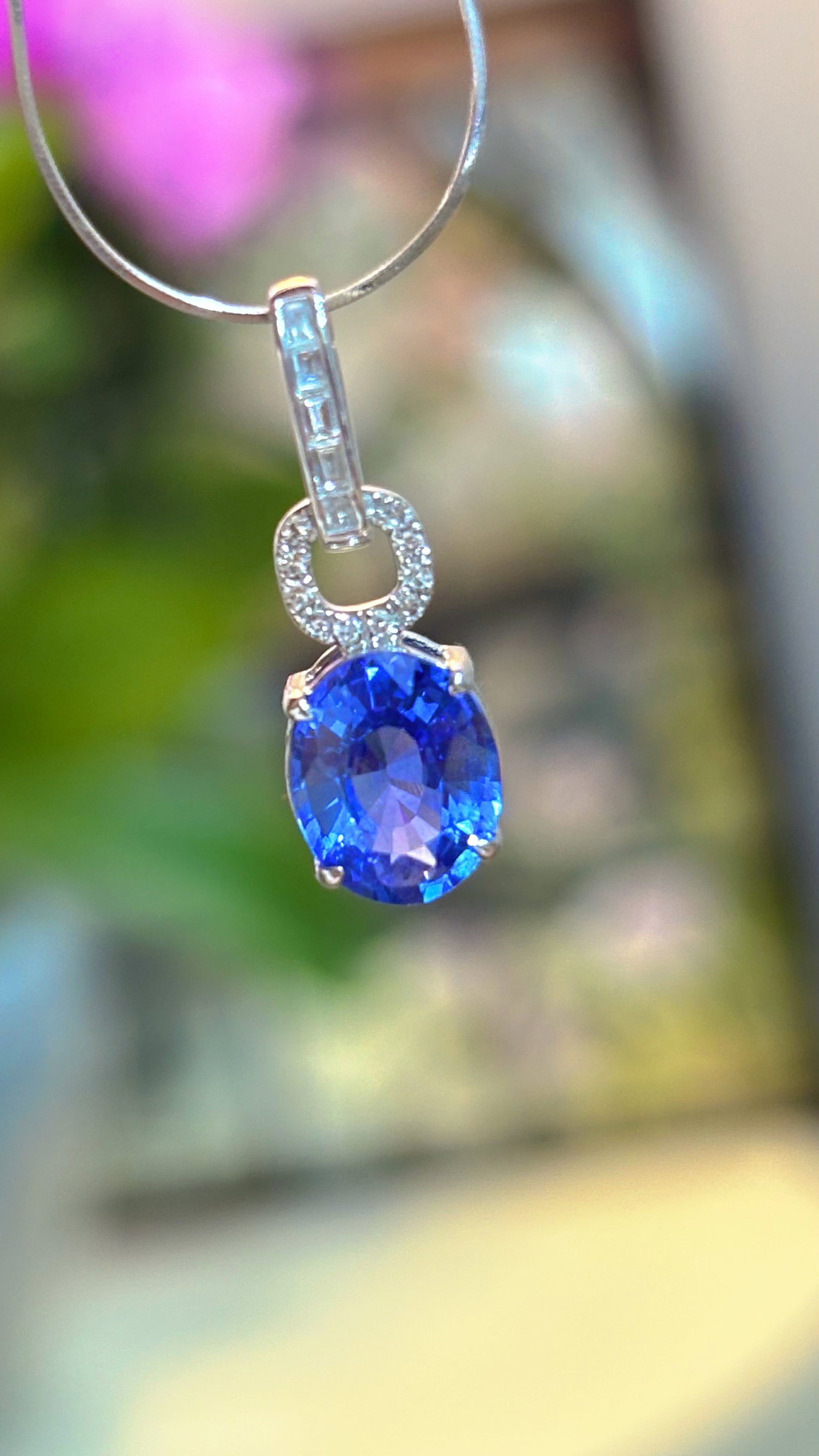 14k Gold 1.51 Ct Natural Sapphire & Diamond Pendant( Without Chain ): Ref:231172447 // gold content:14k gold // main gemstone:sapphire // shape:oval // carat weight:1. 51ct // color:blue // treatment:natural // // adjacent gemstone 2 : diamond // shape:round // clarity
