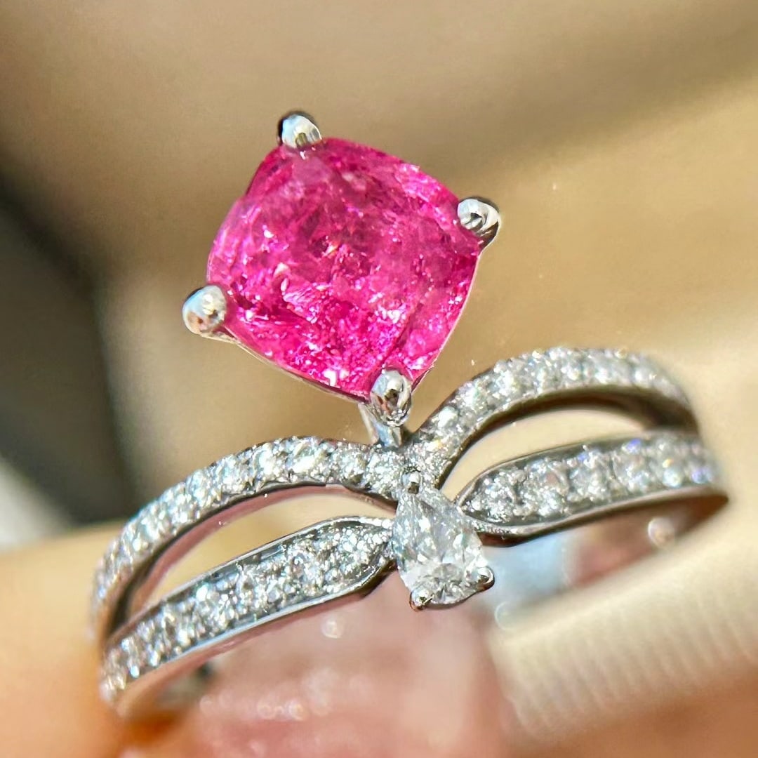 14k Gold 2.47 Ctw Natural Spinel & Diamond Ring: Ref:231044176 // gold content:14k gold // ring size:7. 25us // // main gemstone:spinel // shape:cushion // carat weight:2. 04ct // color:pink // treatment:natural // // adjacent gemstone 2 : diamond /