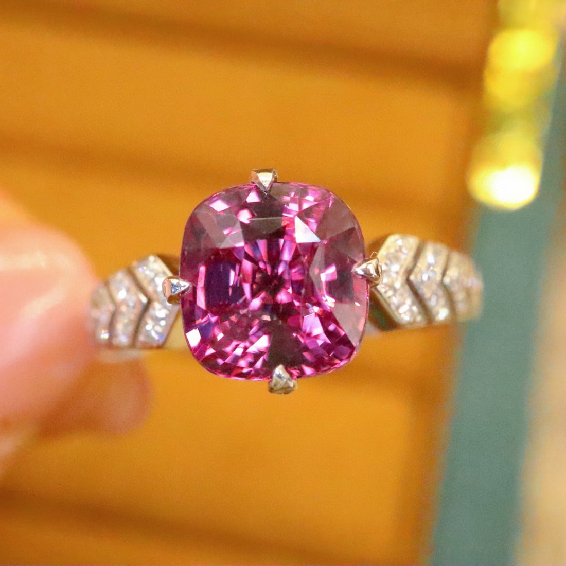 14k Gold 2.89 Ctw Natural Spinel & Diamond Ring: Ref:231054056 // gold content:14k gold // ring size:7. 25us // // main gemstone:spinel // shape:cushion // carat weight:2. 78ct // color:pink // treatment:natural // // adjacent gemstone 2 : diamond /