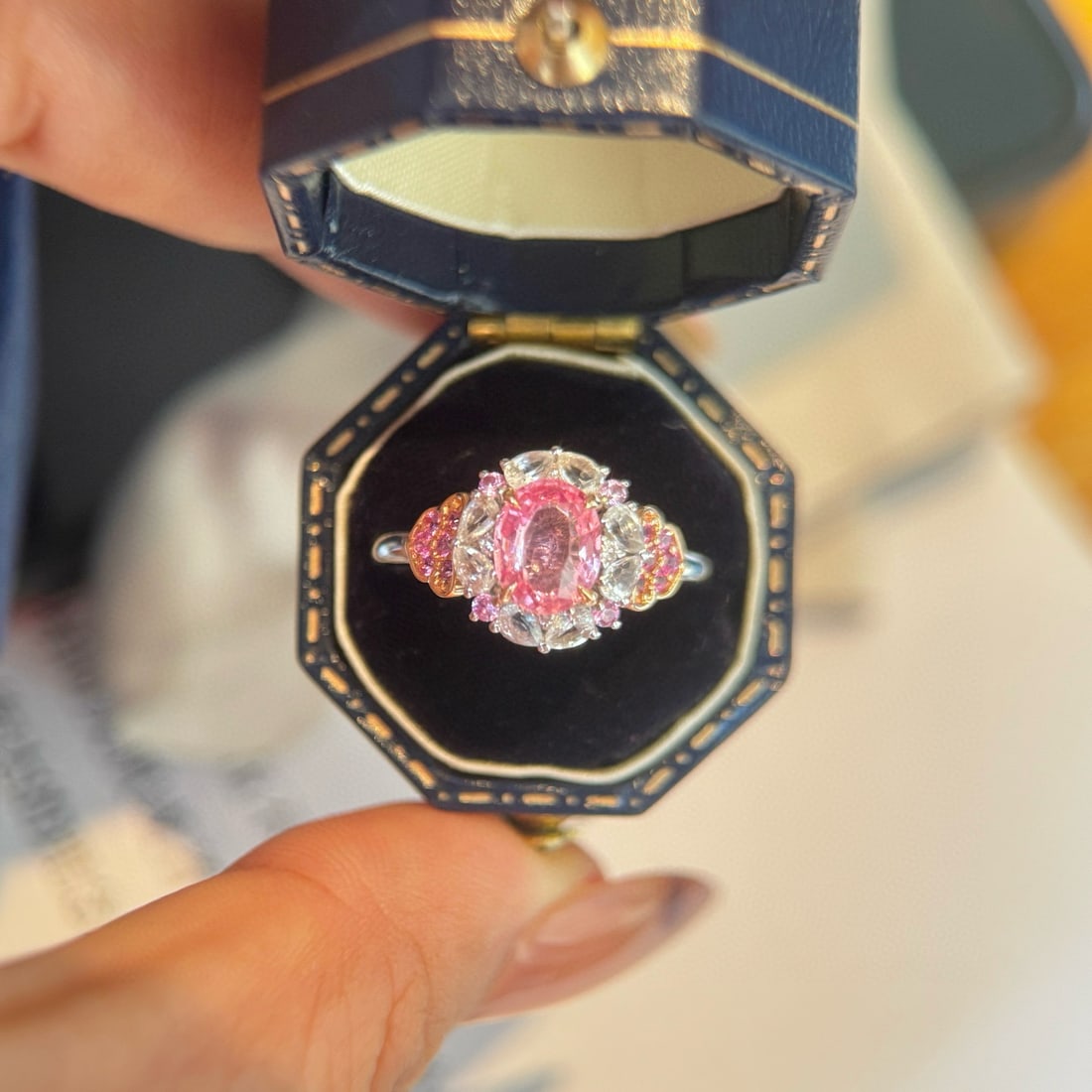 14k Gold 1.02 Ctw Natural Spinel & Diamond Ring: Ref:231054100 // gold content:14k gold // ring size:7. 25us // // main gemstone:spinel // shape:oval // carat weight:1. 0ct // color:pink // treatment:natural // // adjacent gemstone 2 : diamond // sh