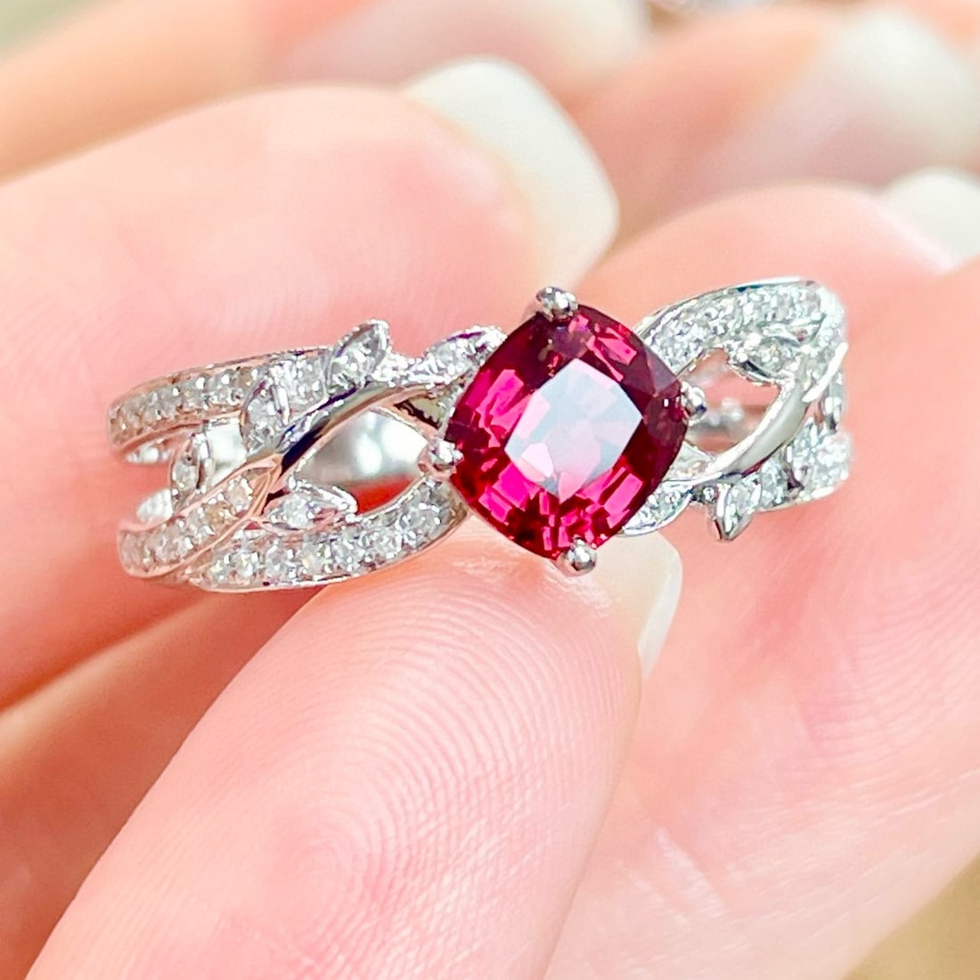 14k Gold 1 Ct Natural Spinel & Diamond Ring: Ref:231054134 // gold content:14k gold // ring size:7. 25us // // main gemstone:spinel // shape:cushion // carat weight:1ct // color:pink // treatment:natural // // adjacent gemstone 2 : diamond // sh