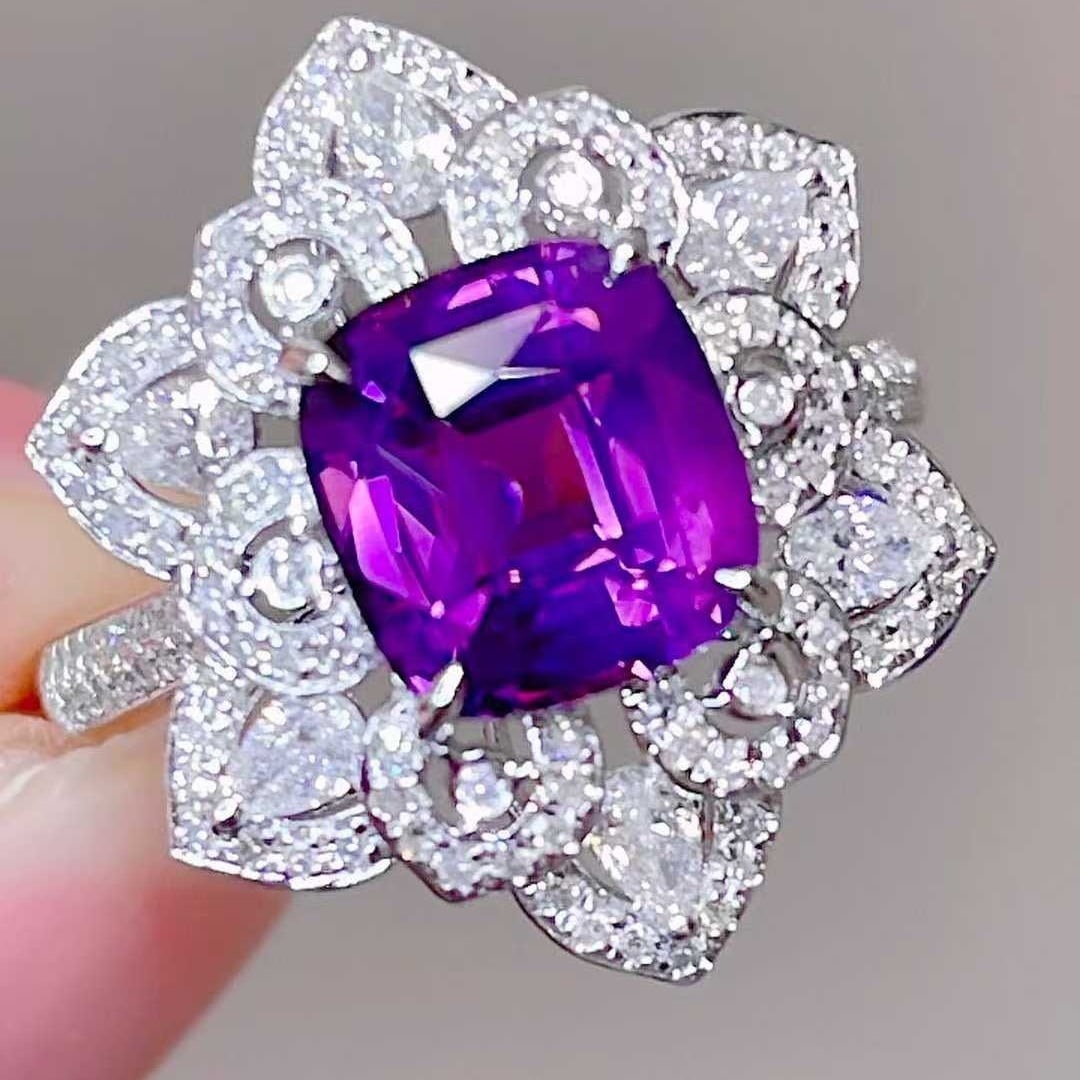 14k Gold 3.2 Ctw Natural Spinel & Diamond Ring: Ref:231061236 // gold content:14k gold // ring size:7. 25us // // main gemstone:spinel // shape:cushion // carat weight:2. 5ct // color:purple // treatment:natural // // adjacent gemstone 2 : diamond