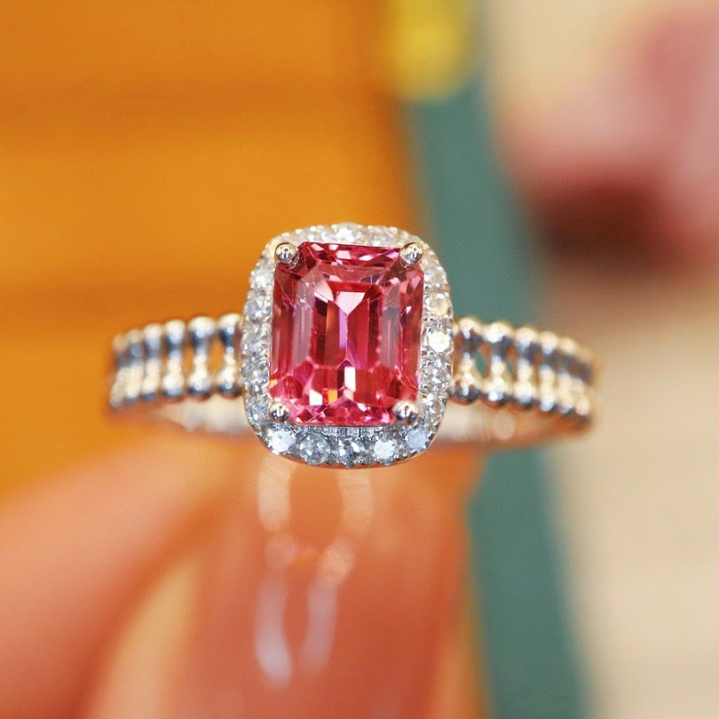 14k Gold 1.18 Ctw Natural Spinel & Diamond Ring: Ref:231062310 // gold content:14k gold // ring size:7. 25us // // main gemstone:spinel // shape:octagonal // carat weight:1. 08ct // color:orangish pink // treatment:natural // // adjacent gemstone 2