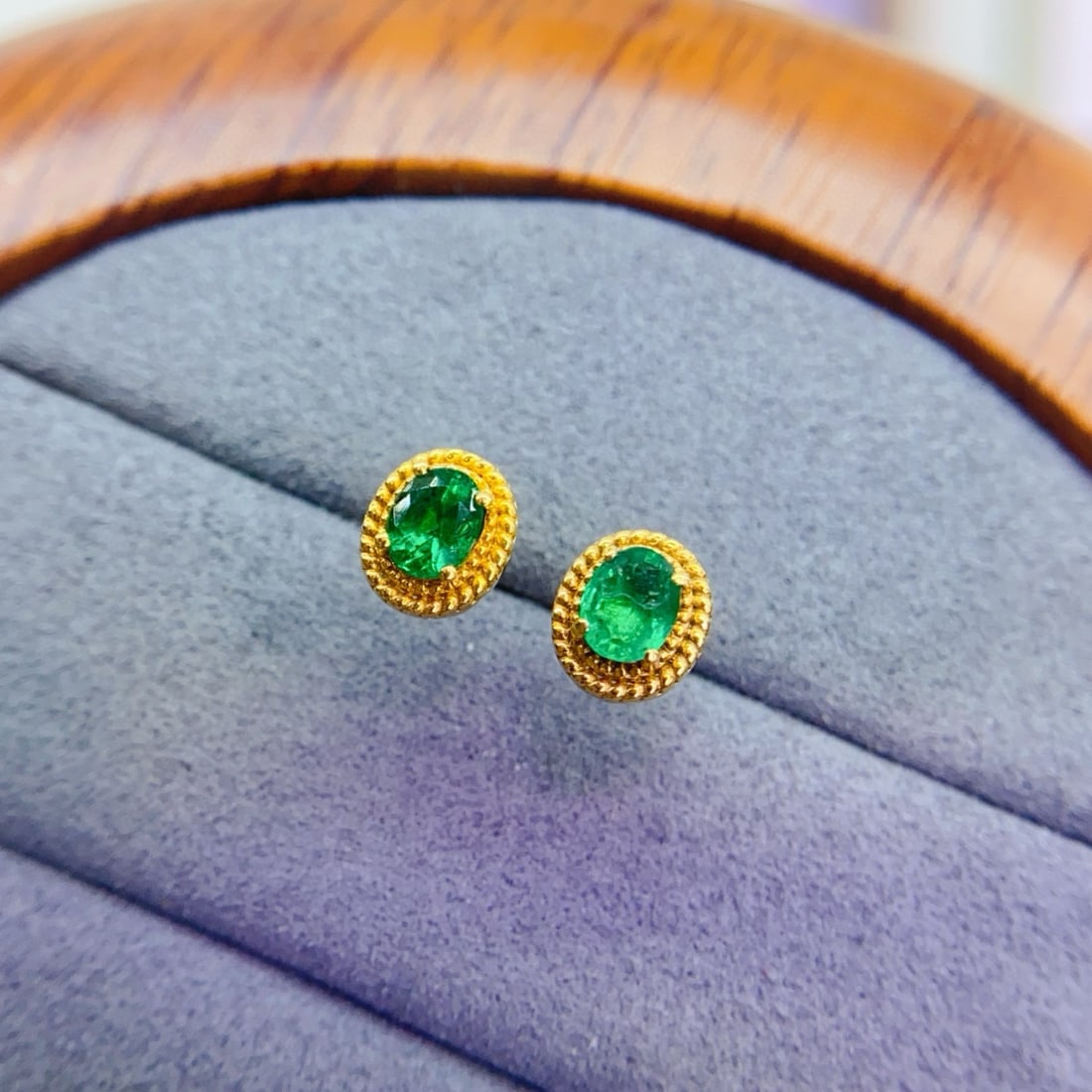 14k Gold 0.5 Ct Vivid Green Natural Emerald Earrings (1 of 5)