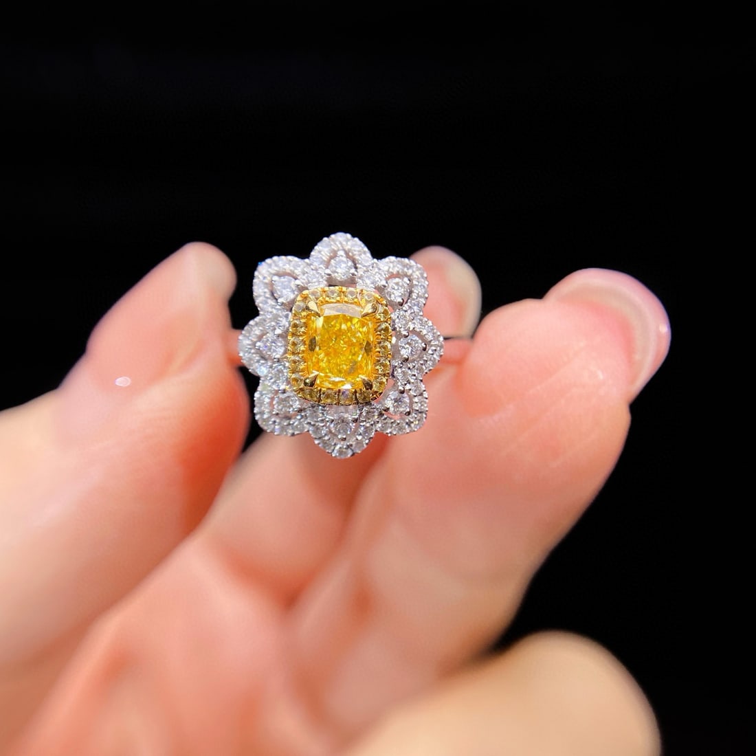 Gia Certified 14k Gold 0.92 Ctw Natural Yellow Diamond & Diamond Ring/pendant( Without Chain ): Ref:231064355 // gold content:14k gold // ring size:7. 25us // // main gemstone:yellow diamond // certified:gia // shape:cushion // carat weight:0. 50ct // clarity grade:si1 // color:yellow //