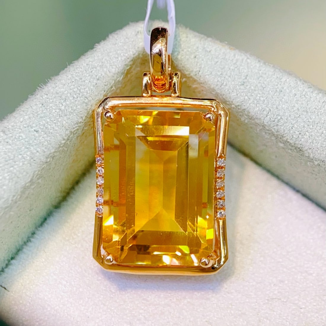 14k Gold 7.18 Ctw Natural Citrine & Diamond Pendant( Without Chain ): Ref:231069161 // gold content:14k gold // main gemstone:citrine // shape:octagonal // carat weight:7. 15ct // color:yellow // treatment:natural // // adjacent gemstone 2 : diamond // number of