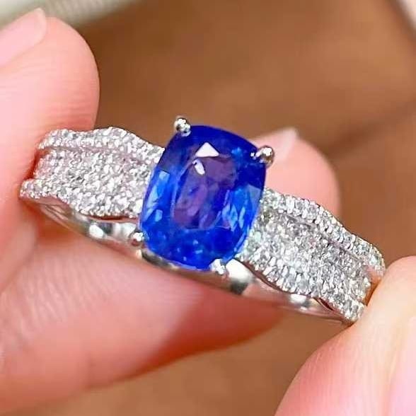 14k Gold 1.18 Ct Natural Sapphire & Diamond Ring: Ref:231069167 // gold content:14k gold // ring size:7. 25us // // main gemstone:sapphire // shape:cushion // carat weight:1. 18ct // color:blue // treatment:natural // // adjacent gemstone 2 :