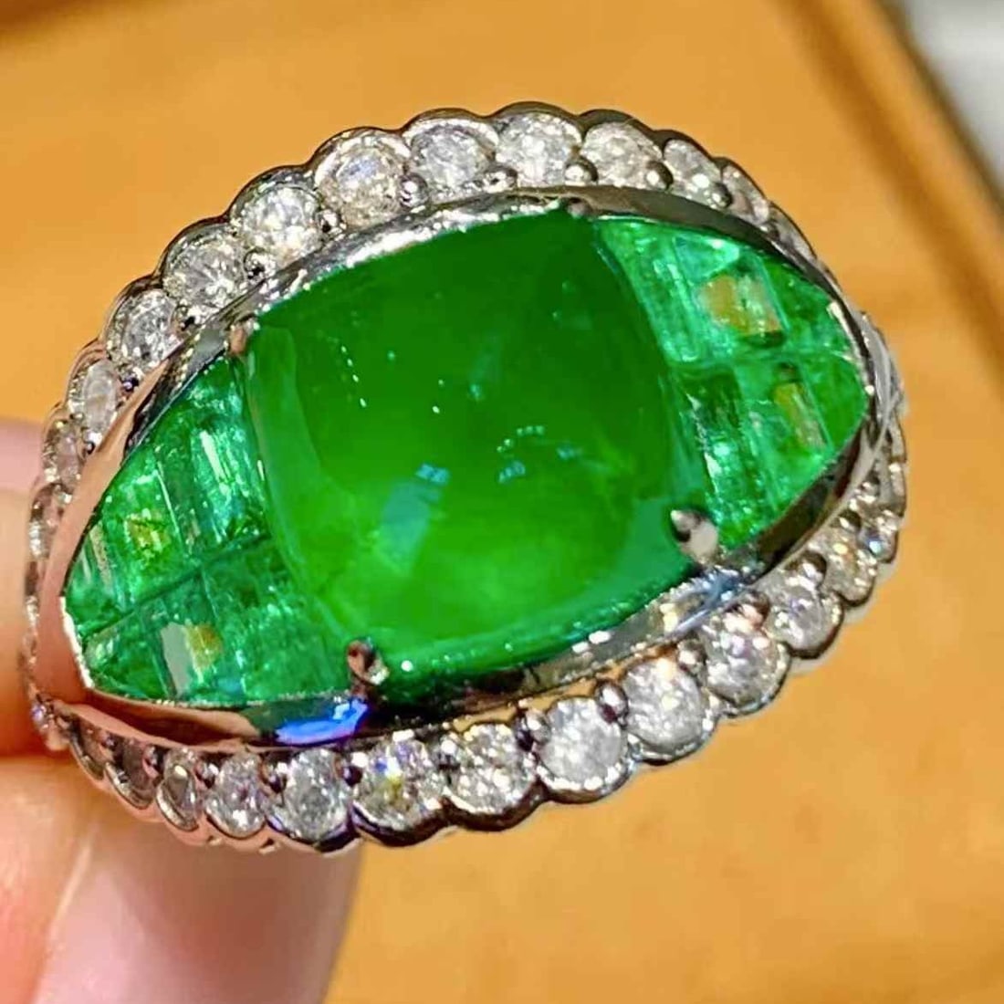 14k Gold 4.8 Ct Vivid Green Natural Emerald & Diamond & Emerald Ring (1 of 6)