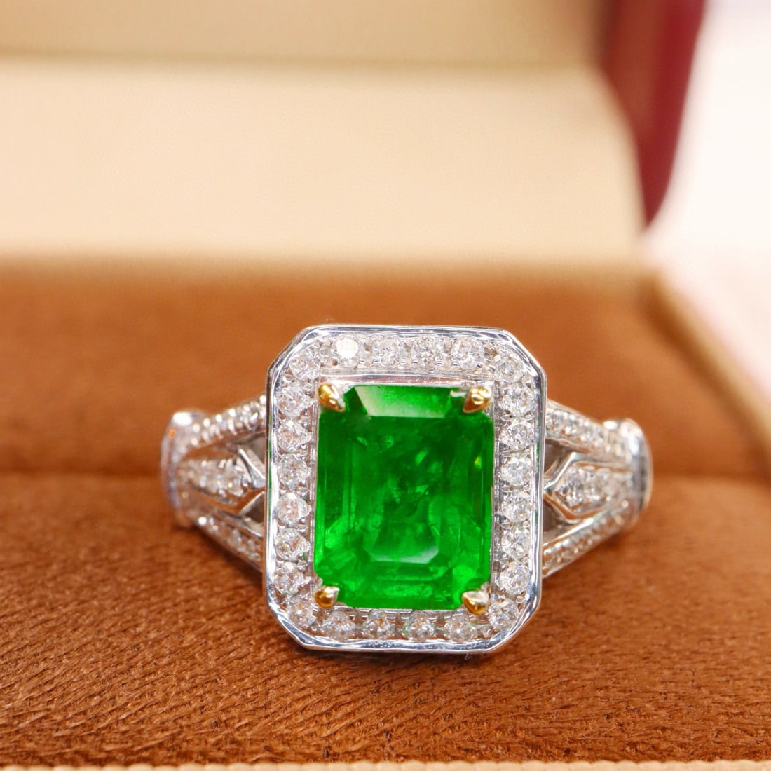 14k Gold 1.95 Ctw Vivid Green Natural Emerald & Diamond Ring: Ref:231069239 // gold content:14k gold // ring size:7. 25us // // main gemstone:emerald // shape:octagonal // carat weight:1. 60ct // color:vivid green // treatment:natural // // adjacent gemstone 2 :