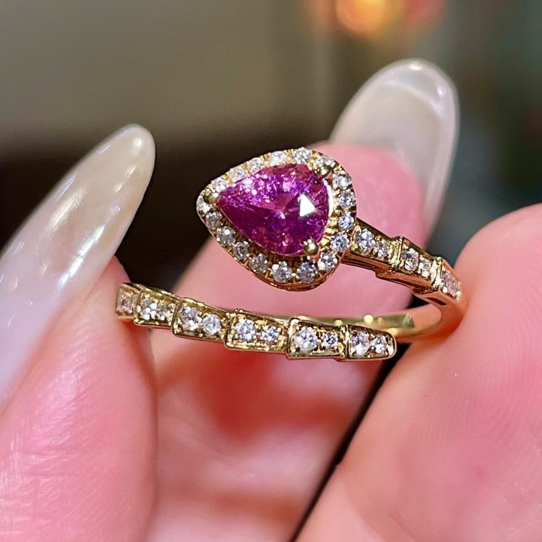 14k Gold 1.03 Ctw Natural Sapphire & Diamond Ring: Ref:231070149 // gold content:14k gold // ring size:7. 25us // // main gemstone:sapphire // shape:pear // carat weight:0. 82ct // color:purple // treatment:natural // // adjacent gemstone 2 : diamond