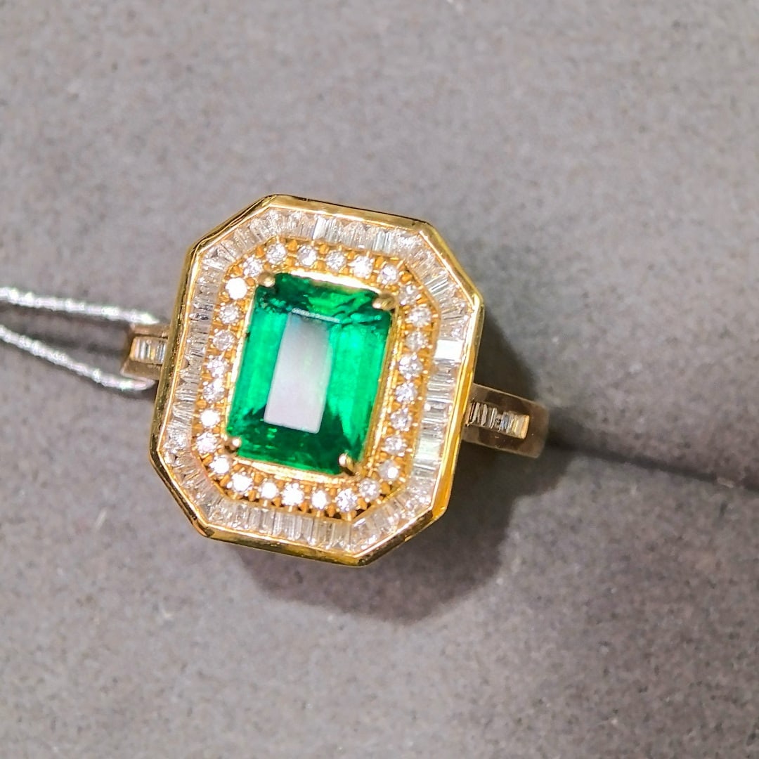 14k Gold 2.84 Ctw Vivid Green Natural Emerald & Diamond Ring (1 of 6)