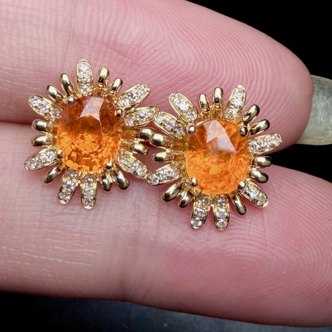 14k Gold 2.87 Ctw Natural Spessartine & Diamond Earrings: Ref:231070342 // gold content:14k gold // main gemstone:spessartine // shape:oval // carat weight:2. 68ct // color:orange // treatment:natural // // adjacent gemstone 2 : diamond // shape:round //