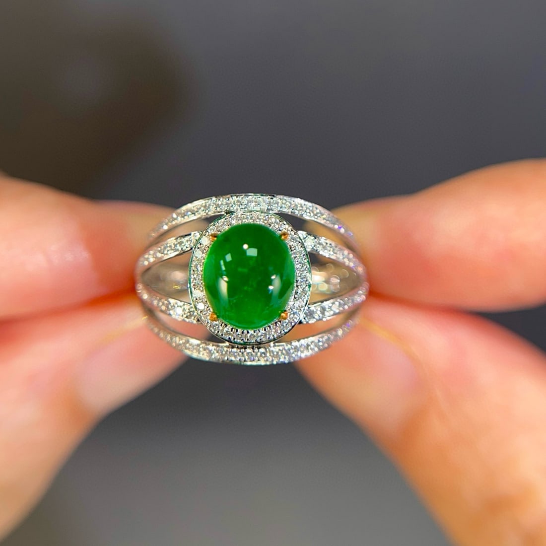 14k Gold 3.26 Ctw Vivid Green Natural Emerald & Diamond Ring (1 of 5)