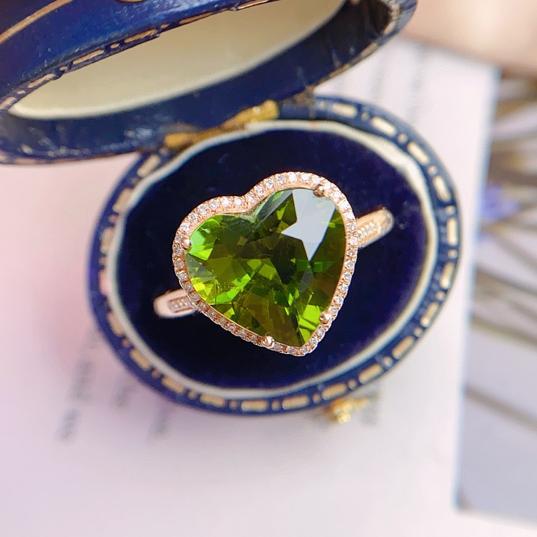 14k Gold 4.20 Ct Natural Tourmaline & Diamond Ring: Ref:231071076 // gold content:14k gold // ring size:7. 25us // // main gemstone:tourmaline // shape:heart // carat weight:4. 20ct // color:green // treatment:natural // // adjacent gemstone 2 :
