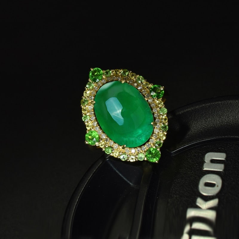 14k Gold 5.65 Ctw Natural Emerald & Diamond Ring: Ref:231071090 // gold content:14k gold // ring size:7. 25us // // main gemstone:emerald // shape:oval // carat weight:5. 50ct // color:green // treatment:natural // // adjacent gemstone 2 :