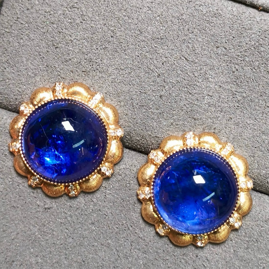 14k Gold 17.33 Ct Natural Tanzanite & Diamond Earrings - 6