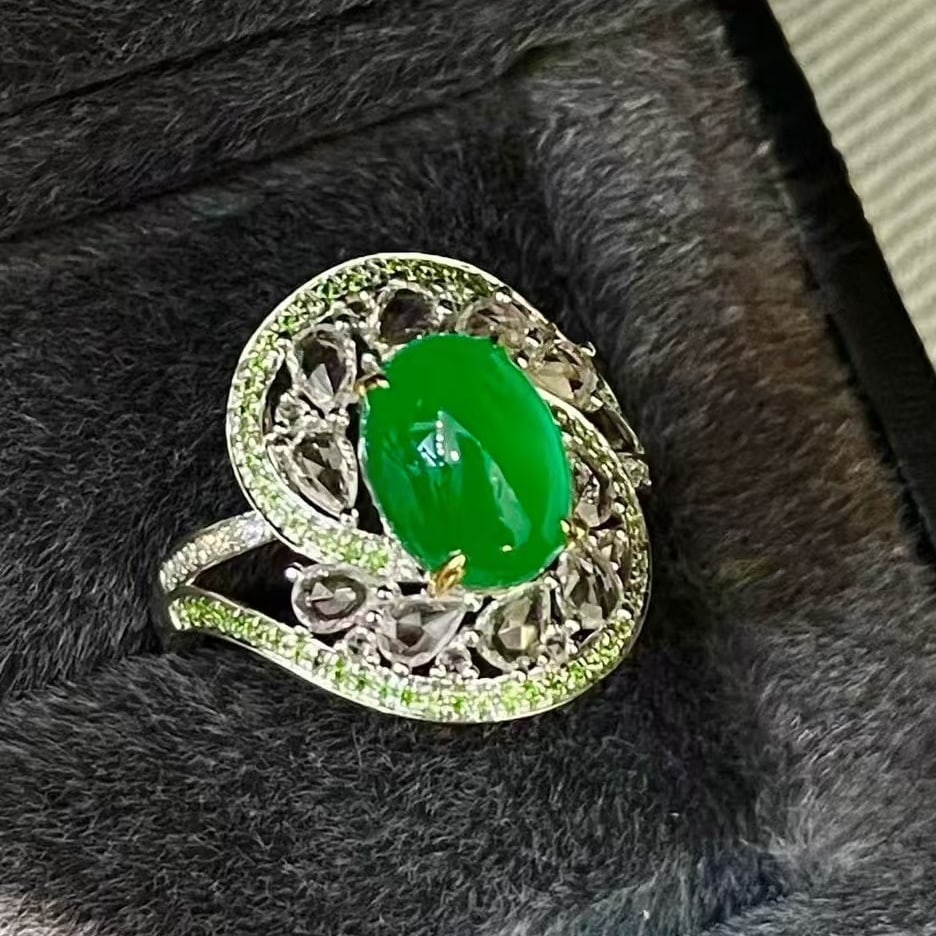 14k Gold 2.6 Ct Vivid Green Natural Emerald & Diamond & Sapphire & Tsavorite Ring: Ref:231071231 // gold content:14k gold // ring size:7. 25us // // main gemstone:emerald // shape:oval // carat weight:2. 6ct // color:vivid green // treatment:natural // // adjacent gemstone 2 :