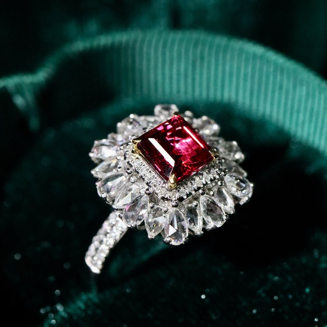 14k Gold 2.12 Ctw Natural Spinel & Diamond Ring - 3