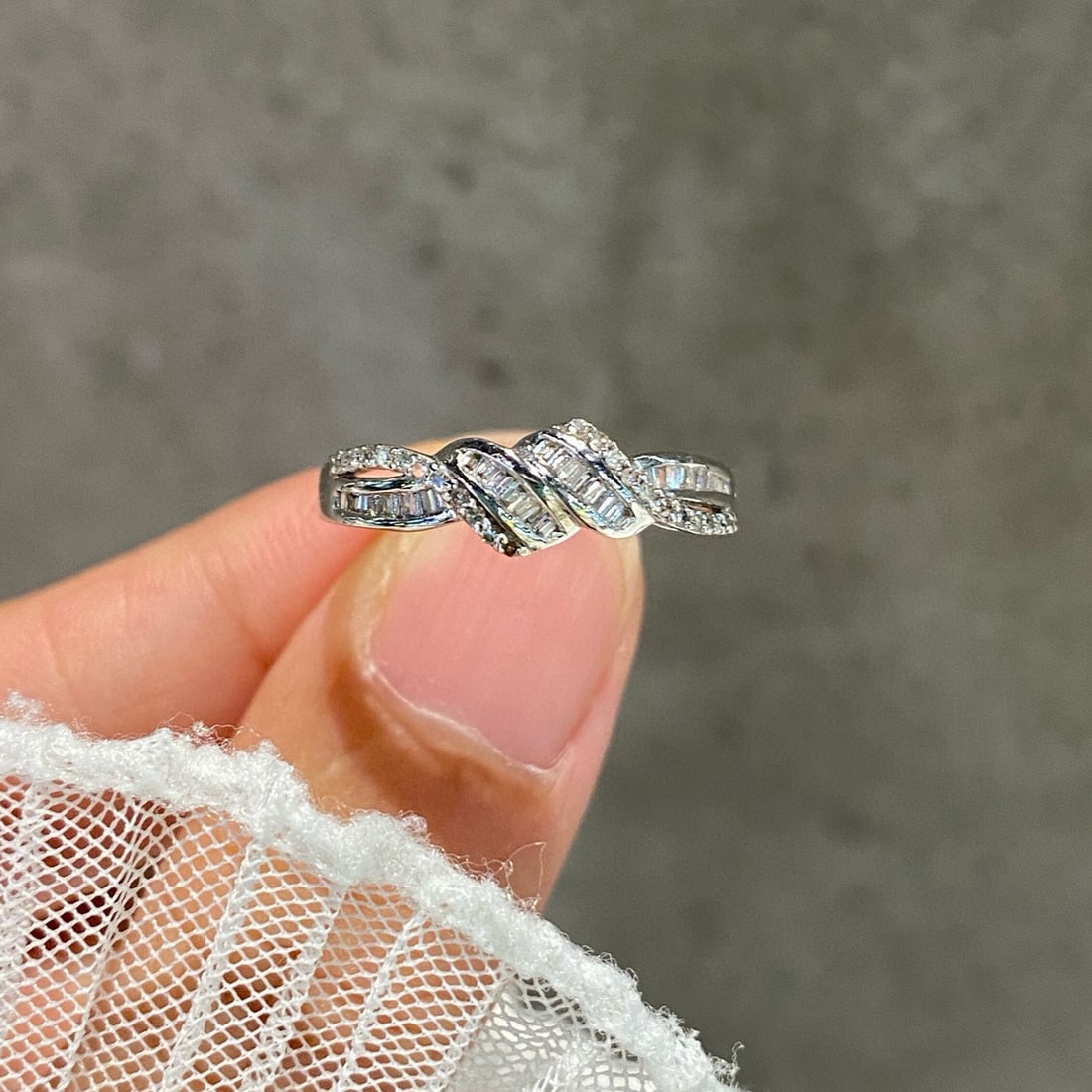 14k Gold 0.35 Ct Natural H Diamond Ring (1 of 5)