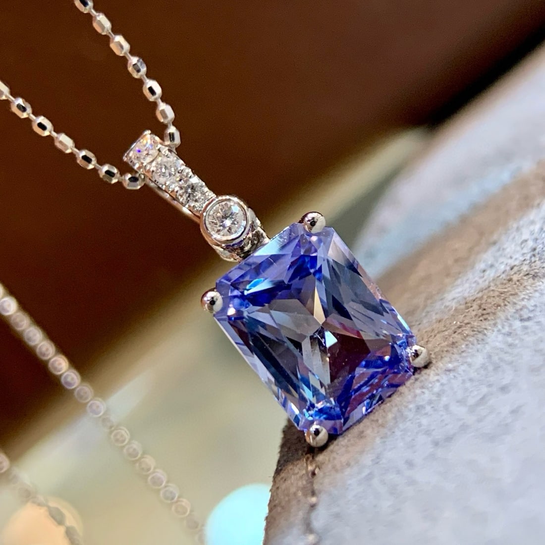 14k Gold 3.58 Ctw Natural Sapphire & Diamond Pendant( Without Chain ): Ref:231072158 // gold content:14k gold // main gemstone:sapphire // shape:octagonal // carat weight:2. 95ct // color:blue // treatment:natural // // adjacent gemstone 2 : diamond // shape:round //