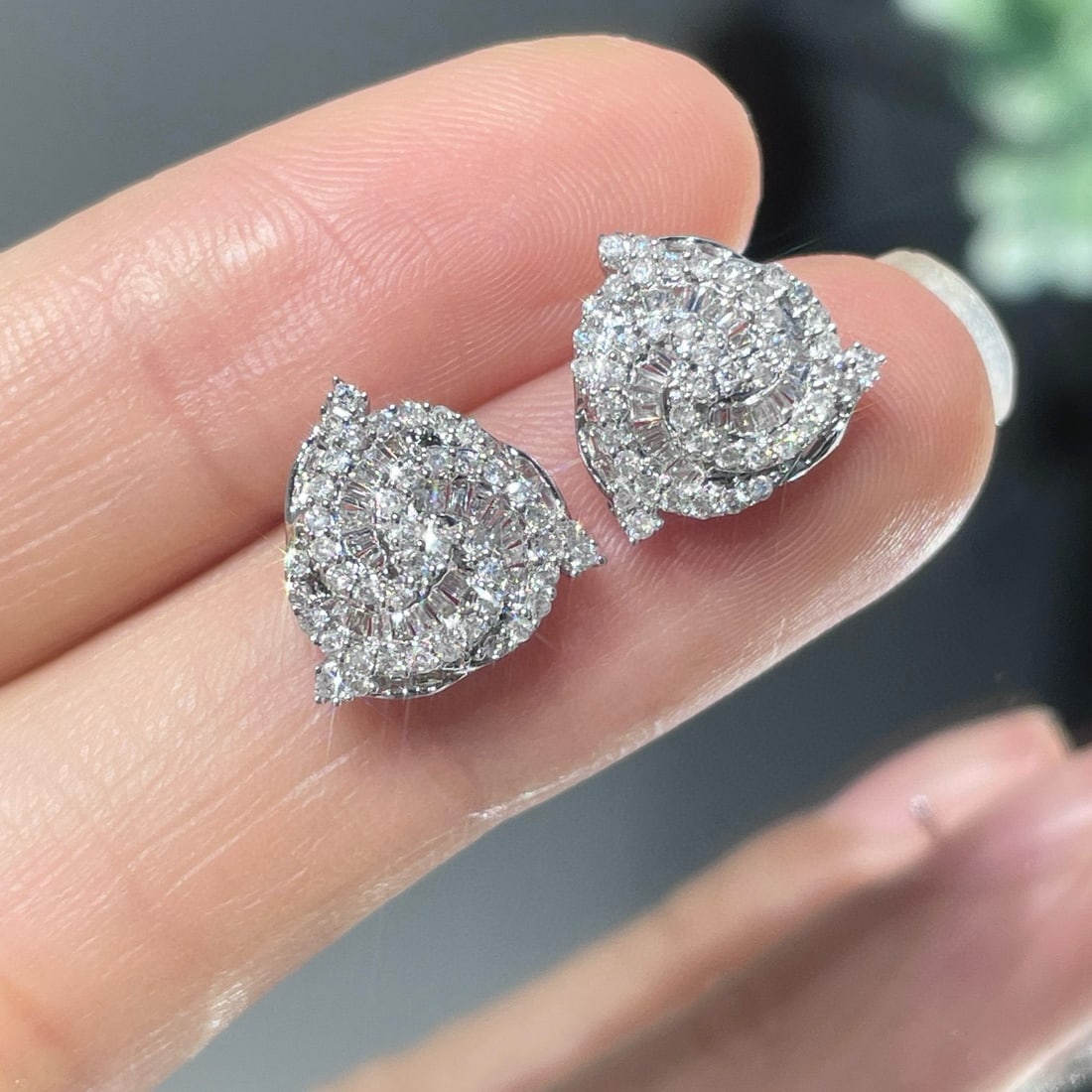 14k Gold 0.55 Ct Natural H Diamond Earrings (1 of 7)