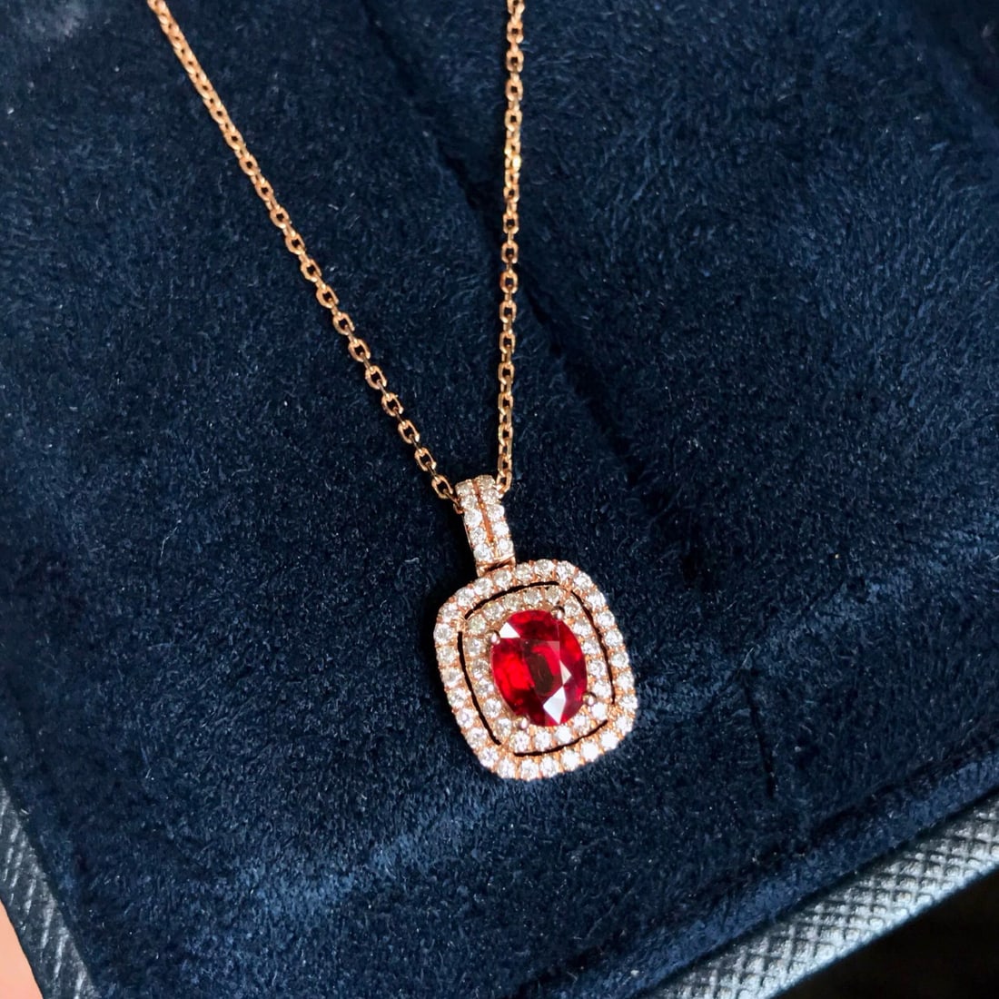 14k Gold 0.53 Ctw Natural Ruby & Diamond Pendant( Without Chain ): Ref:231072209 // gold content:14k gold // main gemstone:ruby // shape:oval // carat weight:0. 4ct // color:pigeonblood red // treatment:natural // // adjacent gemstone 2 : diamond // shape:round // ca