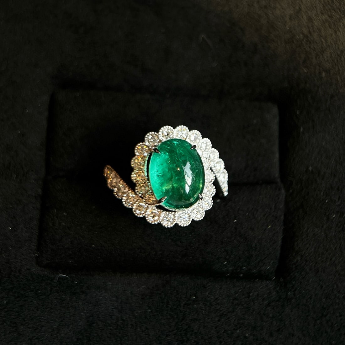 14k Gold 4.69 Ctw Vivid Green Natural Emerald & Lab Grown Diamond Ring (1 of 5)