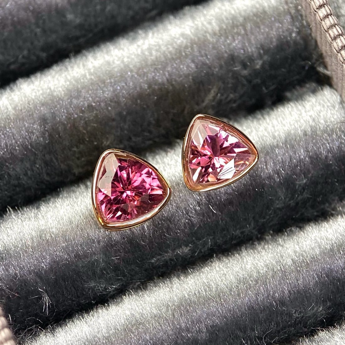 14k Gold 1.40 Ct Natural Tourmaline Earrings: Ref:231072284 // gold content:14k gold // main gemstone:tourmaline // shape:triangle // carat weight:1. 40ct // color:pink // treatment:natural // Condition: NewLow Estimate: 1100.00High Estimate: