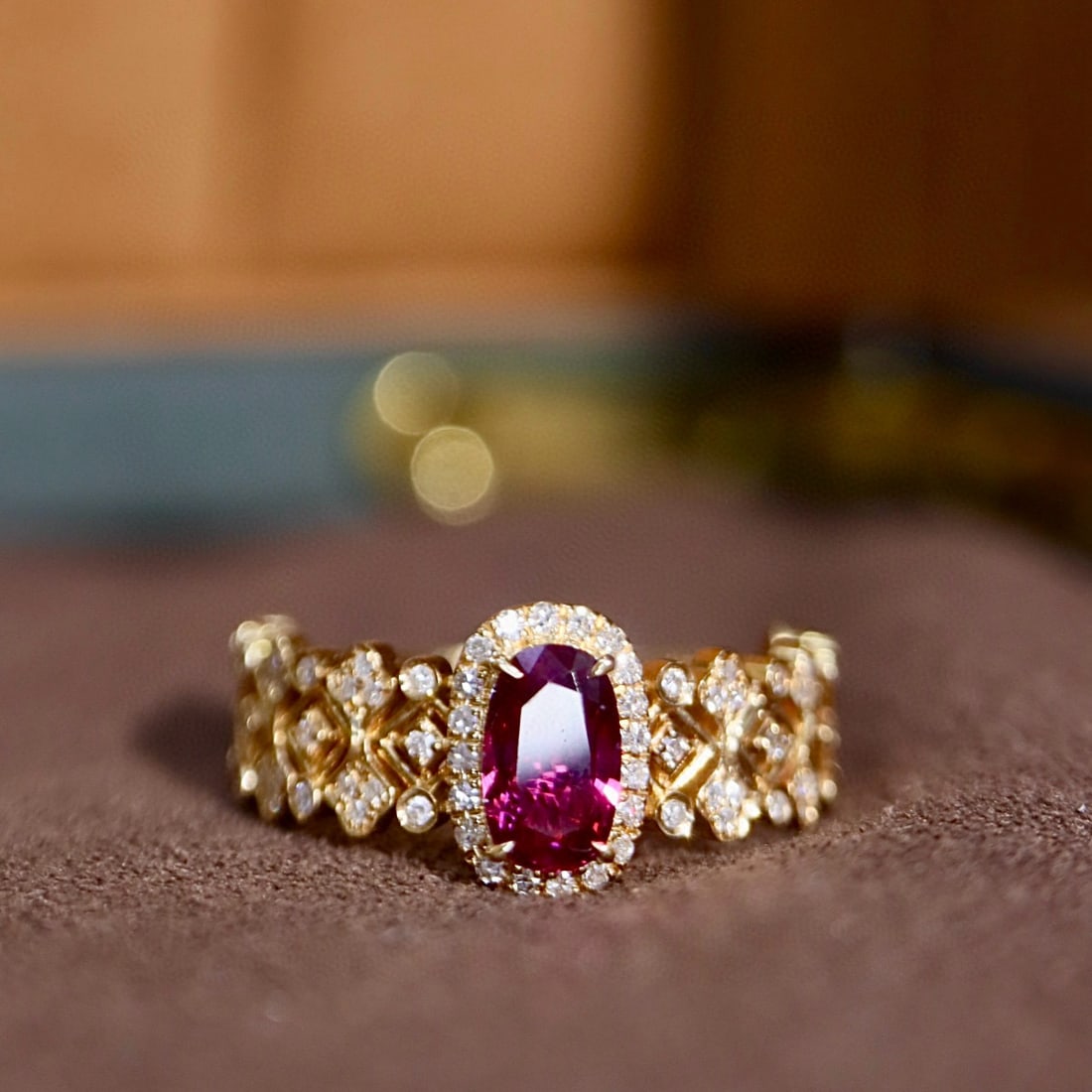 14k Gold 0.95 Ctw Natural Ruby & Diamond Ring: Ref:231072434 // gold content:14k gold // ring size:7. 25us // // main gemstone:ruby // shape:oval // carat weight:0. 76ct // color:red // treatment:natural // // adjacent gemstone 2 : diamond // shap