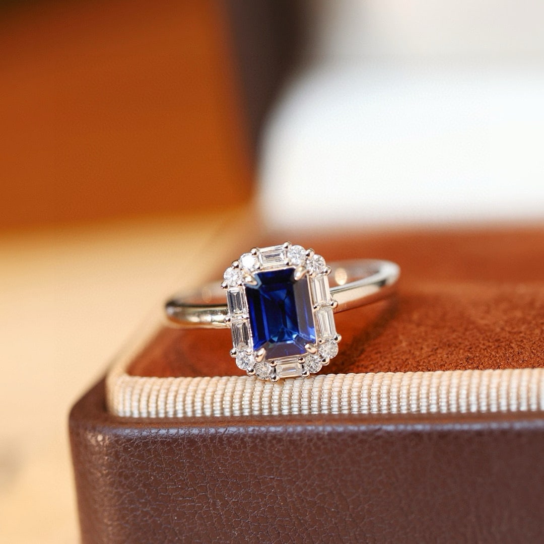 14k Gold 1.33 Ctw Natural Sapphire & Diamond Ring: Ref:231074118 // gold content:14k gold // ring size:7. 25us // // main gemstone:sapphire // shape:octagonal // carat weight:1. 00ct // color:blue // treatment:natural // // adjacent gemstone 2 :