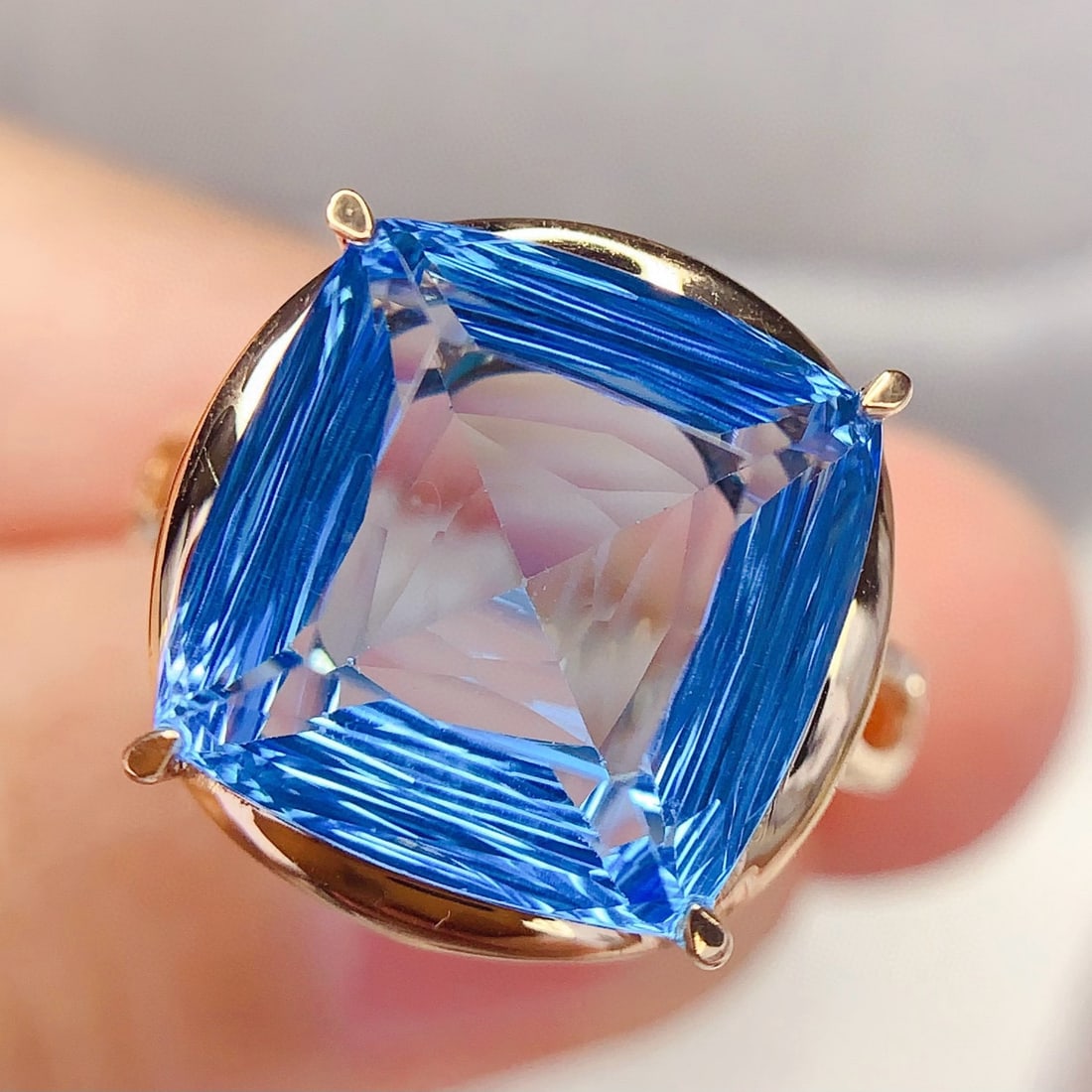 14k Gold 8.3 Ct Natural Topaz & Diamond Ring - 4