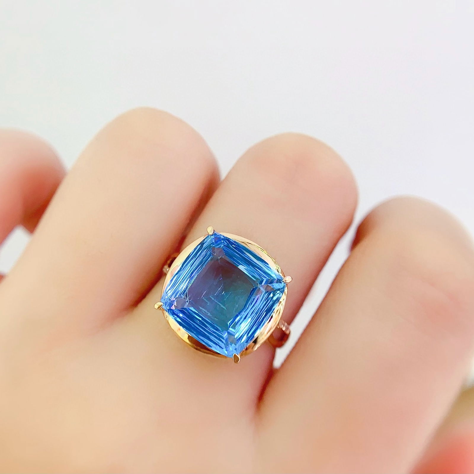 14k Gold 8.3 Ct Natural Topaz & Diamond Ring - 6