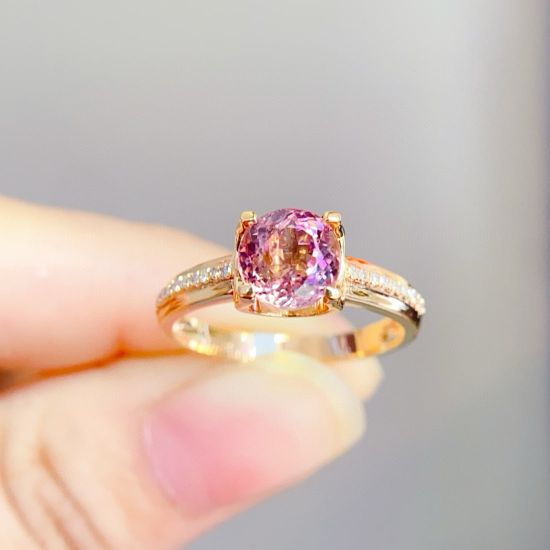 14k Gold 1.8 Ct Natural Tourmaline & Diamond Ring: Ref:231074192 // gold content:14k gold // ring size:7. 25us // // main gemstone:tourmaline // shape:round // carat weight:1. 8ct // color:pink // treatment:natural // cut grade:g // // adjacent