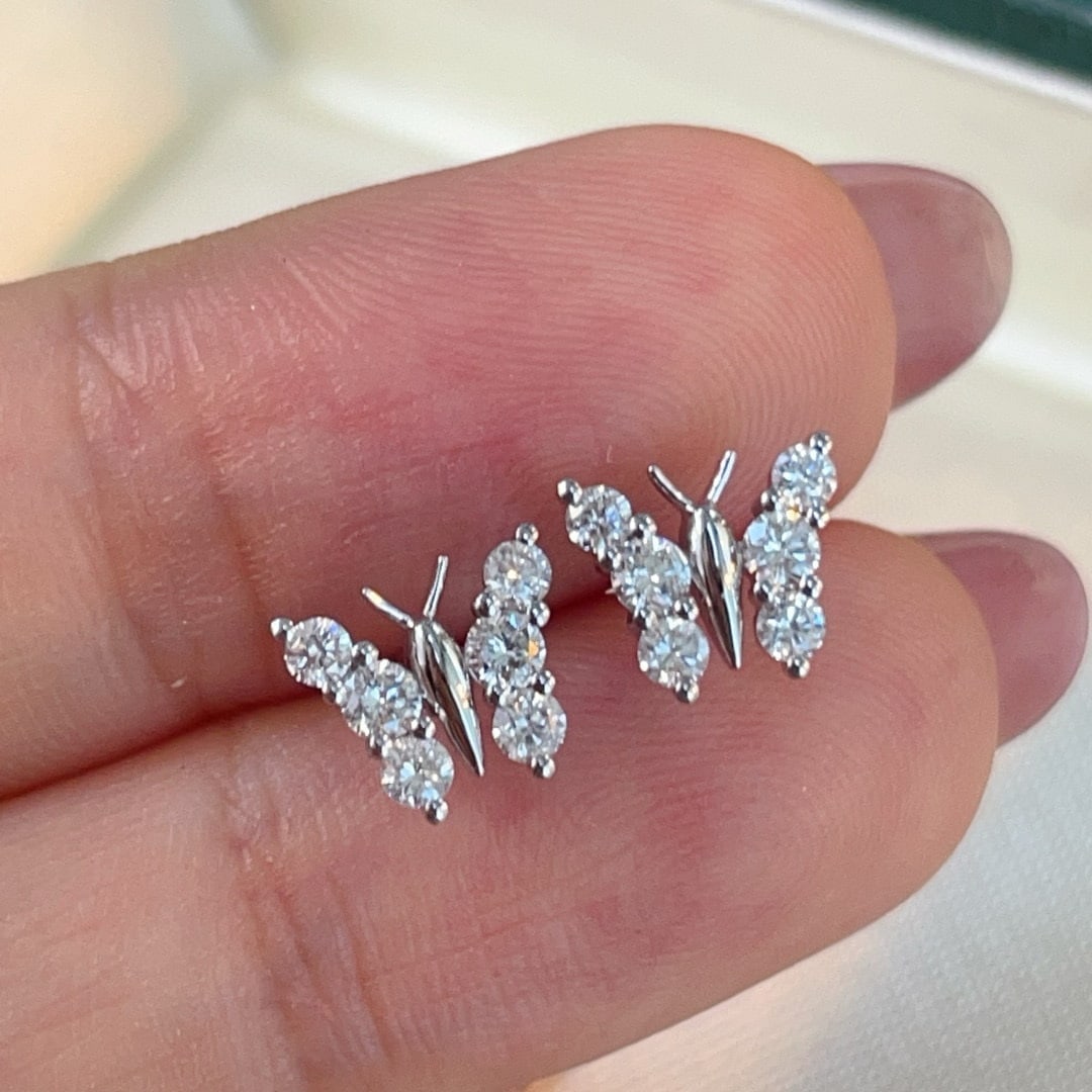 14k Gold 0.38 Ct Natural H Diamond Earrings: Ref:231074319 // gold content:14k gold // main gemstone:diamond // shape:round // carat weight:0. 38ct // clarity grade:vs-si // color:h // treatment:natural // cut grade:g // Condition: NewLow